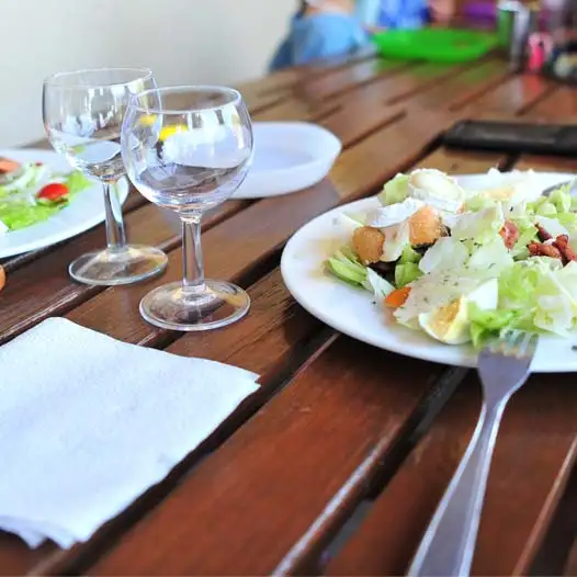 Salade landaise au restaurant du camping dans les Landes