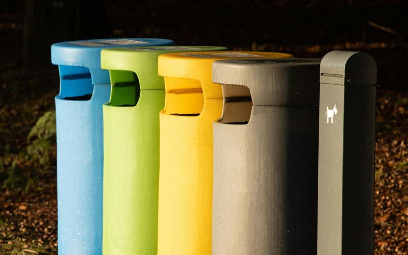 Poubelles pour tri des déchats au camping Le Moussaillon à Messanges