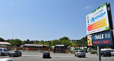 Señal de entrada al camping Moussaillon en Messanges en las Landas