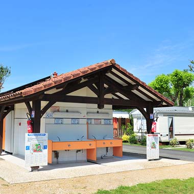 Campsite with collective barbecues near Hossegor