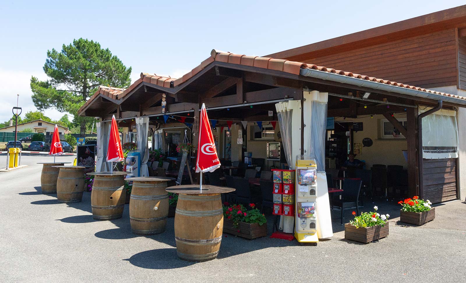 Recepción y restaurante-pizzería en el camping de Messanges cerca de Vieux-Boucau