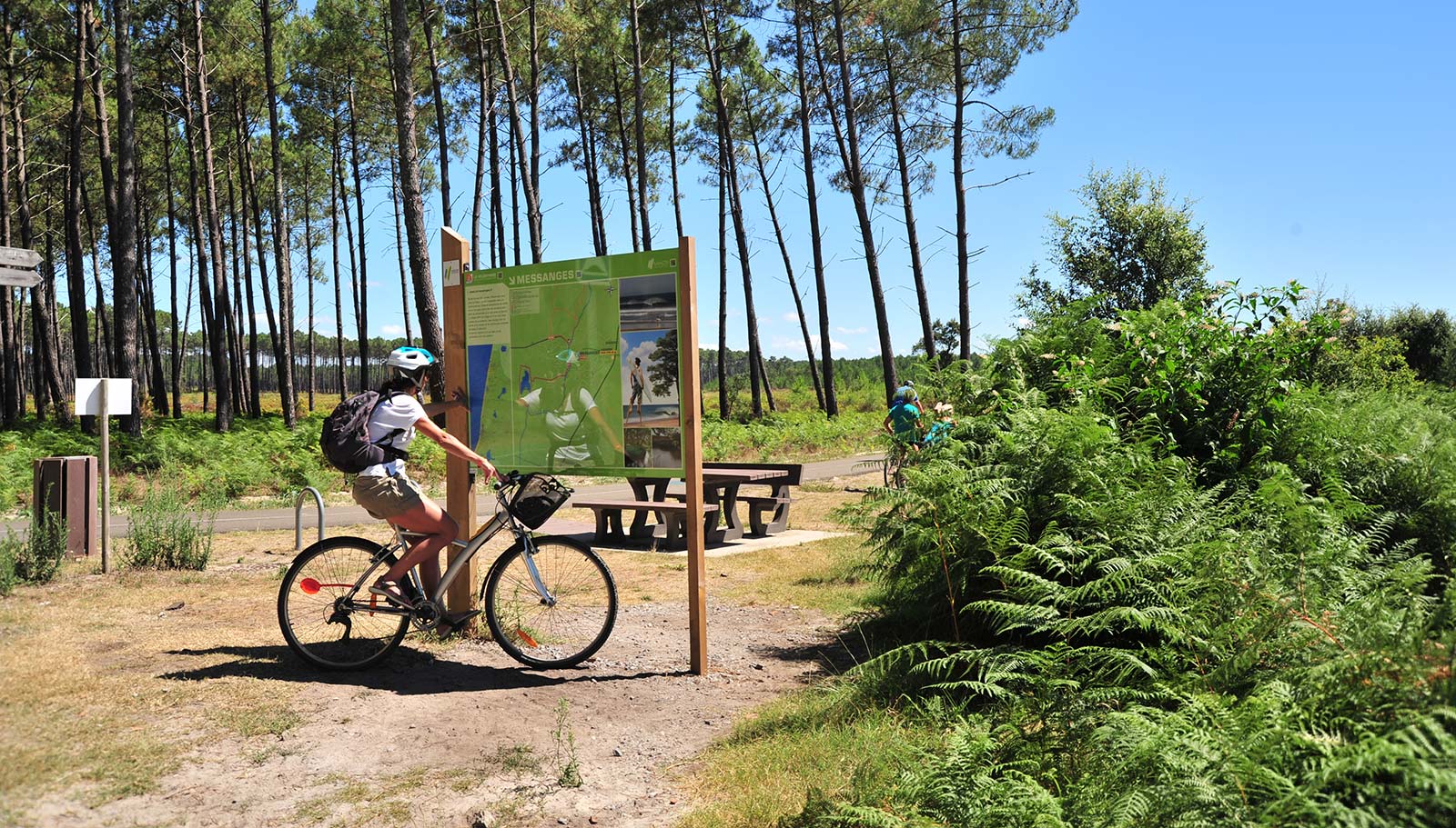Entrance to a Vélodysée cycle path in the moors near the campsite